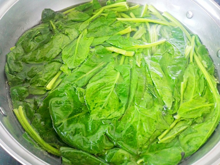 鲜核桃菠菜塔