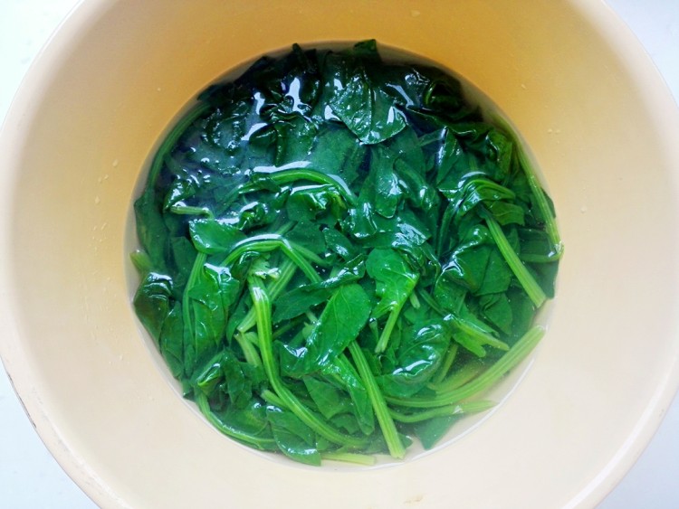 鲜核桃菠菜塔