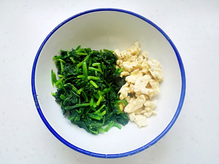 鲜核桃菠菜塔