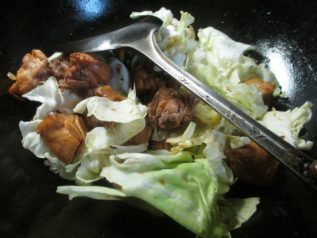 圆白菜炒鸡块