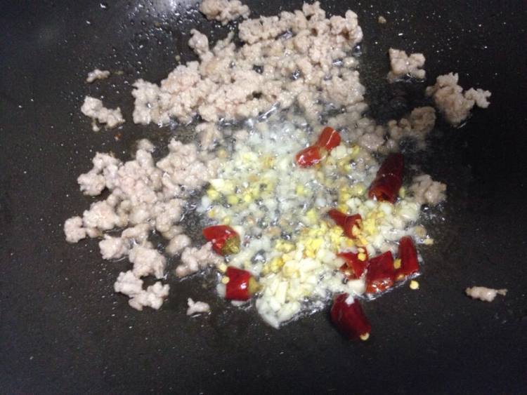 肉末炒茄丁