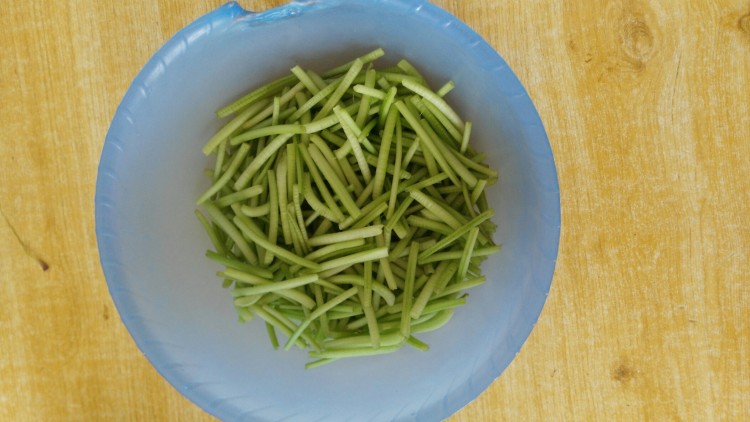 红薯梗炒辣椒