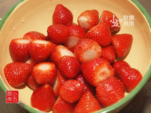 浓郁水果香的草莓汁