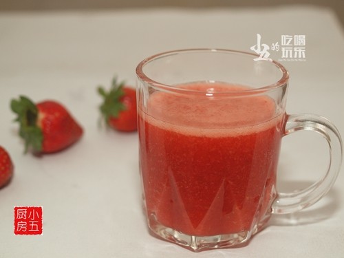 浓郁水果香的草莓汁