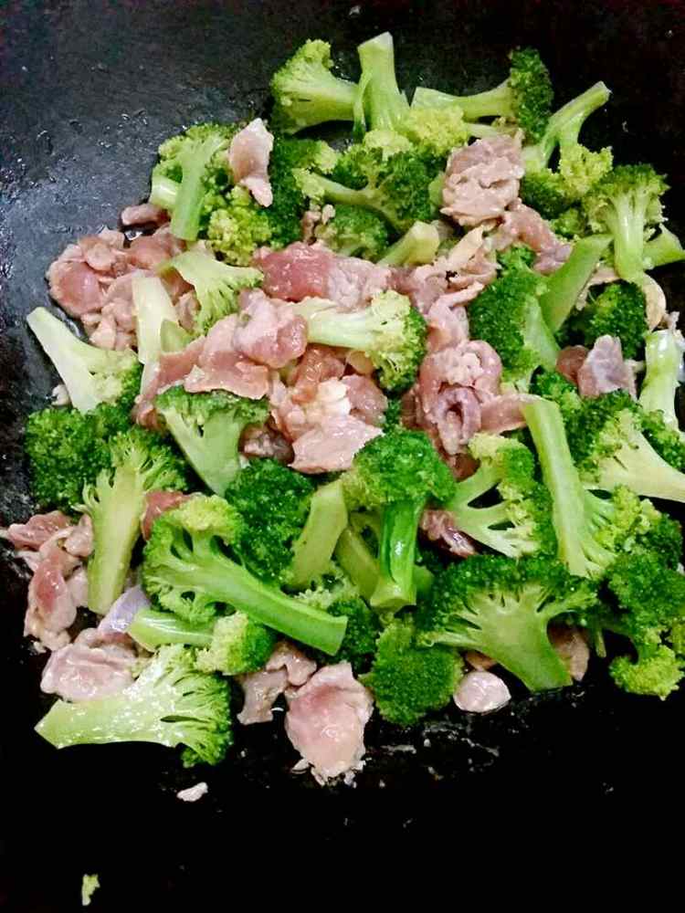 西兰花炒肉片