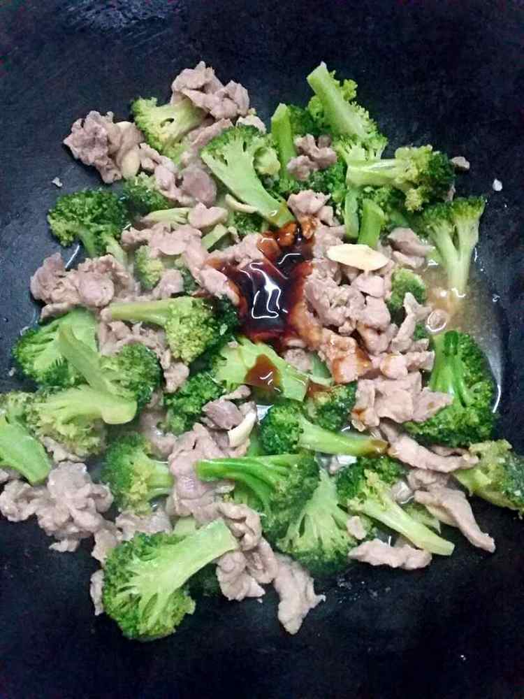 西兰花炒肉片