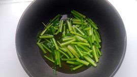 芹菜白玉菇牛柳