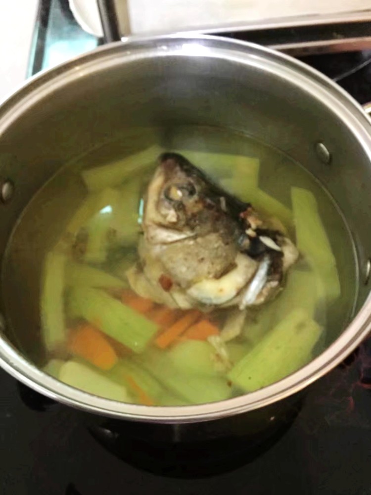 白瓜鱼头汤