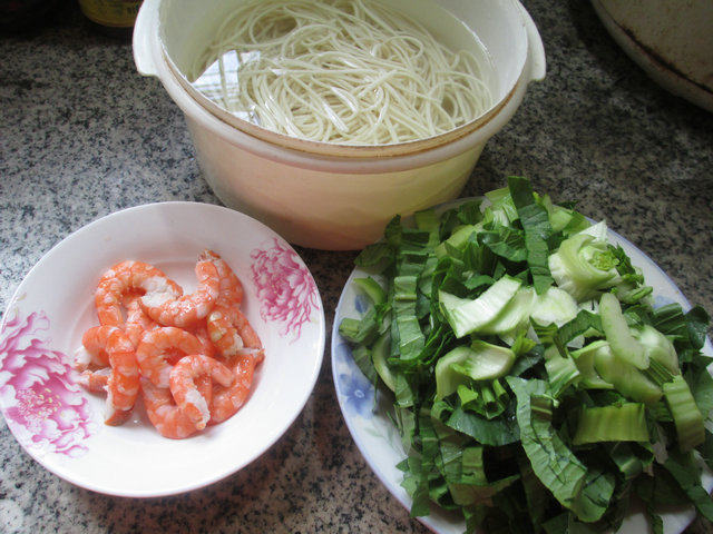 虾肉青菜炒面