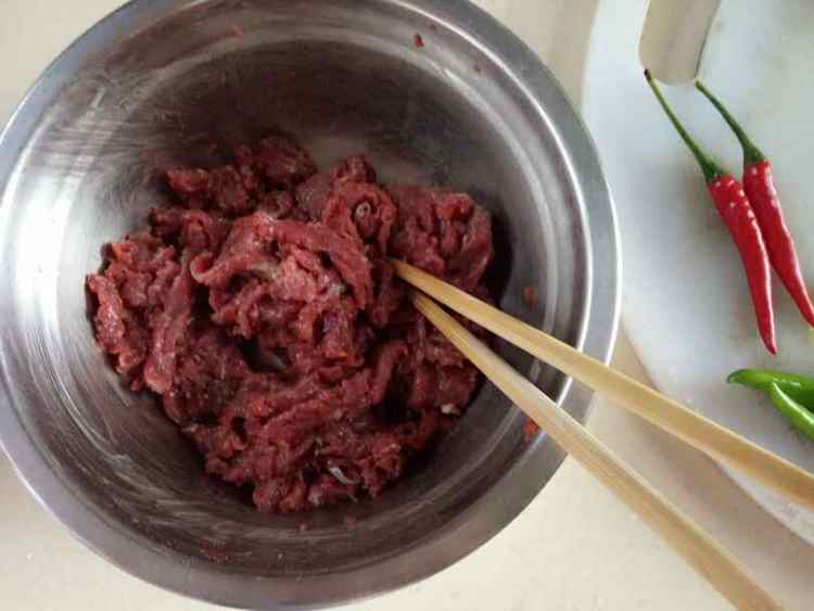 芹菜炒牛肉