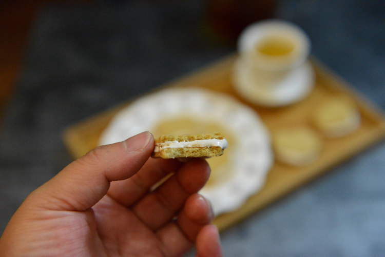 苏打棉花糖夹心饼干