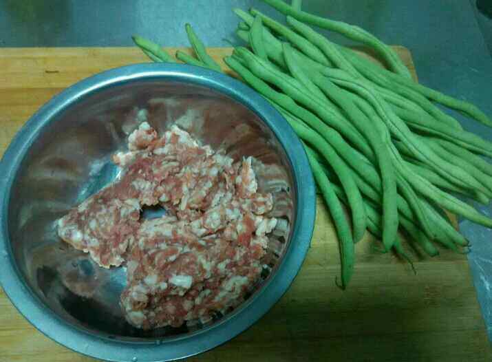 豆角炒肉末