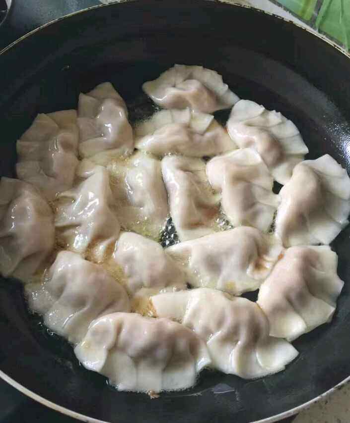 鸡蛋煎饺子