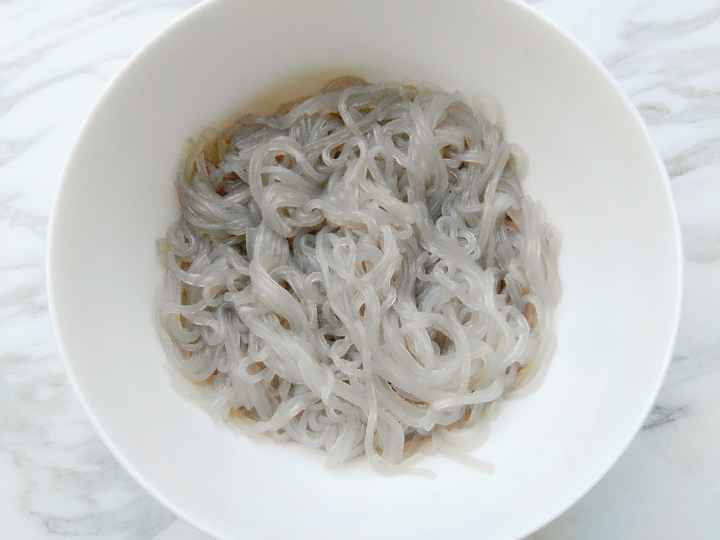 韭菜拌粉条