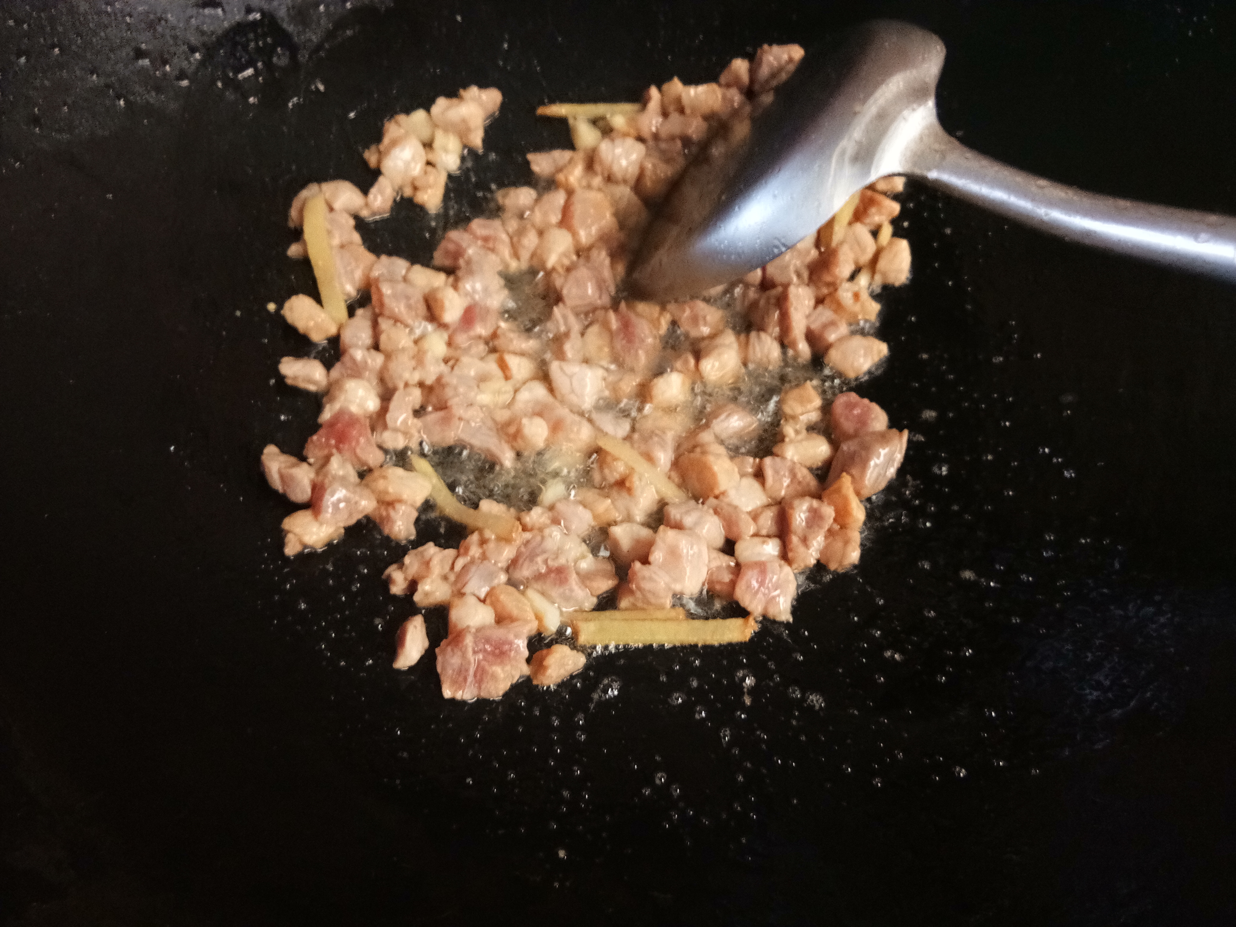 毛豆炒肉丁