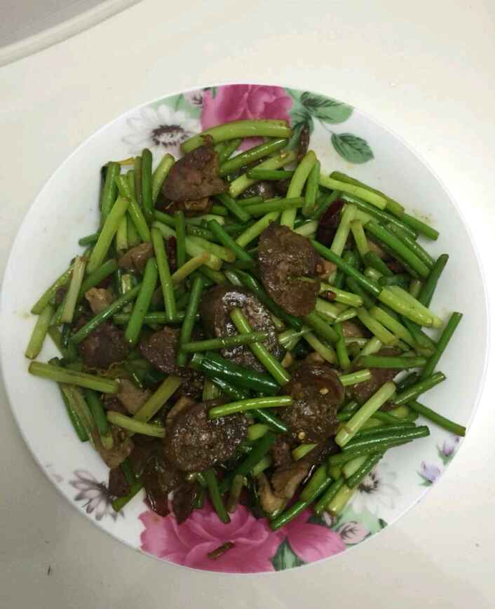 蒜苔炒腊肠