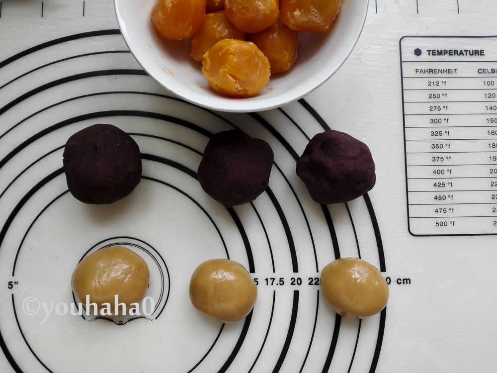 广式蛋黄月饼