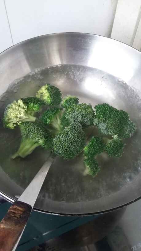 西兰花炒鸡蛋