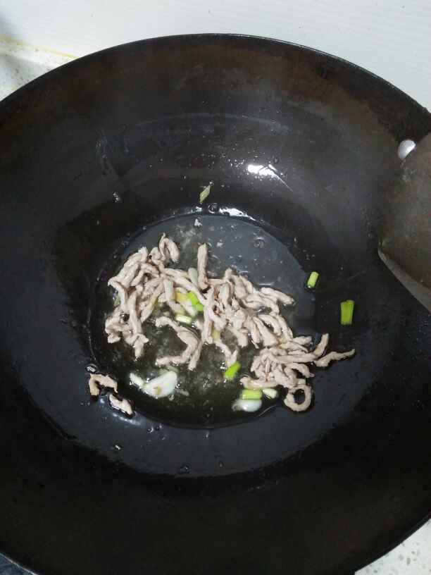 豆芽肉丝炒面