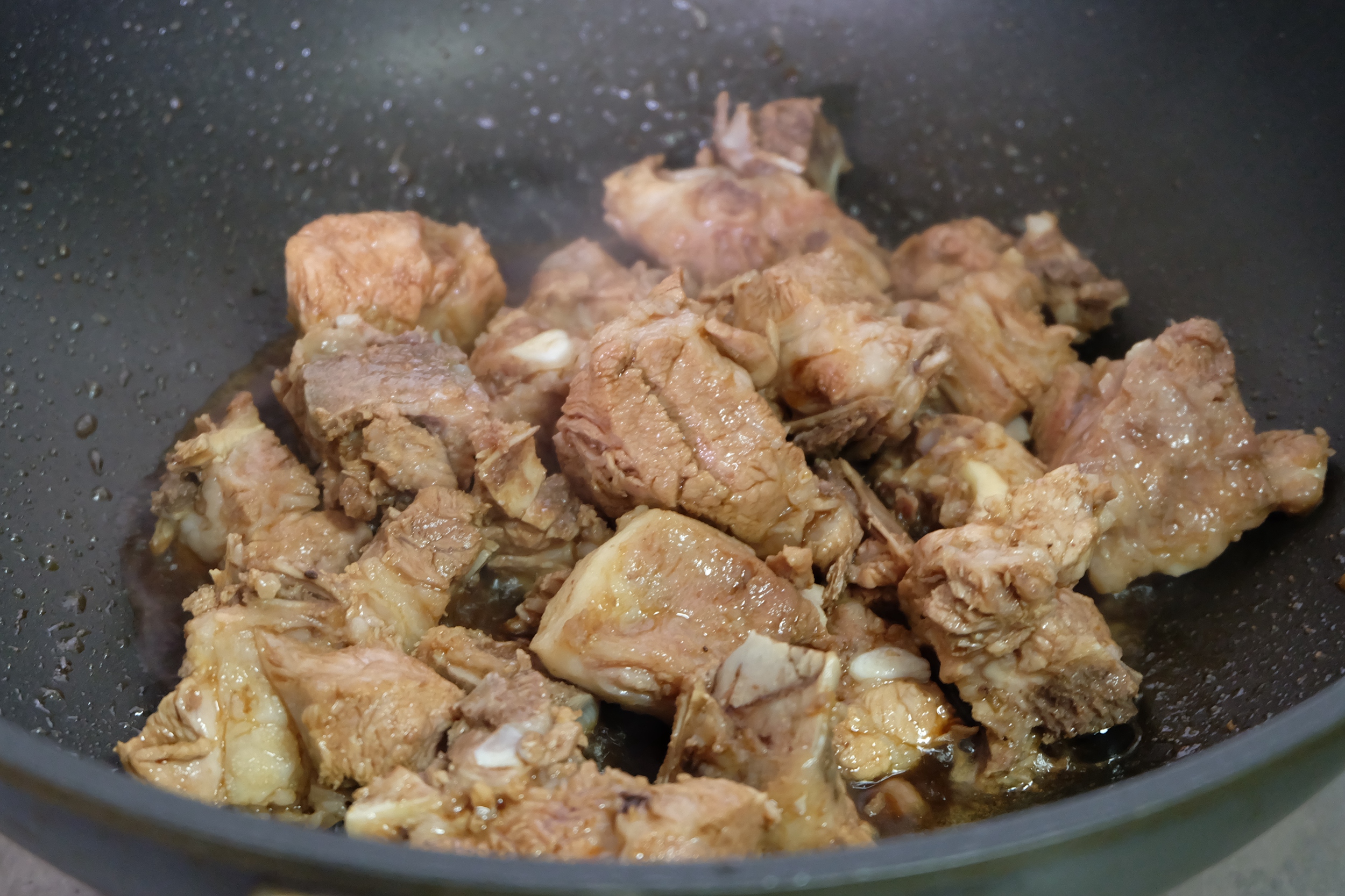 排骨豆角土豆焖饭