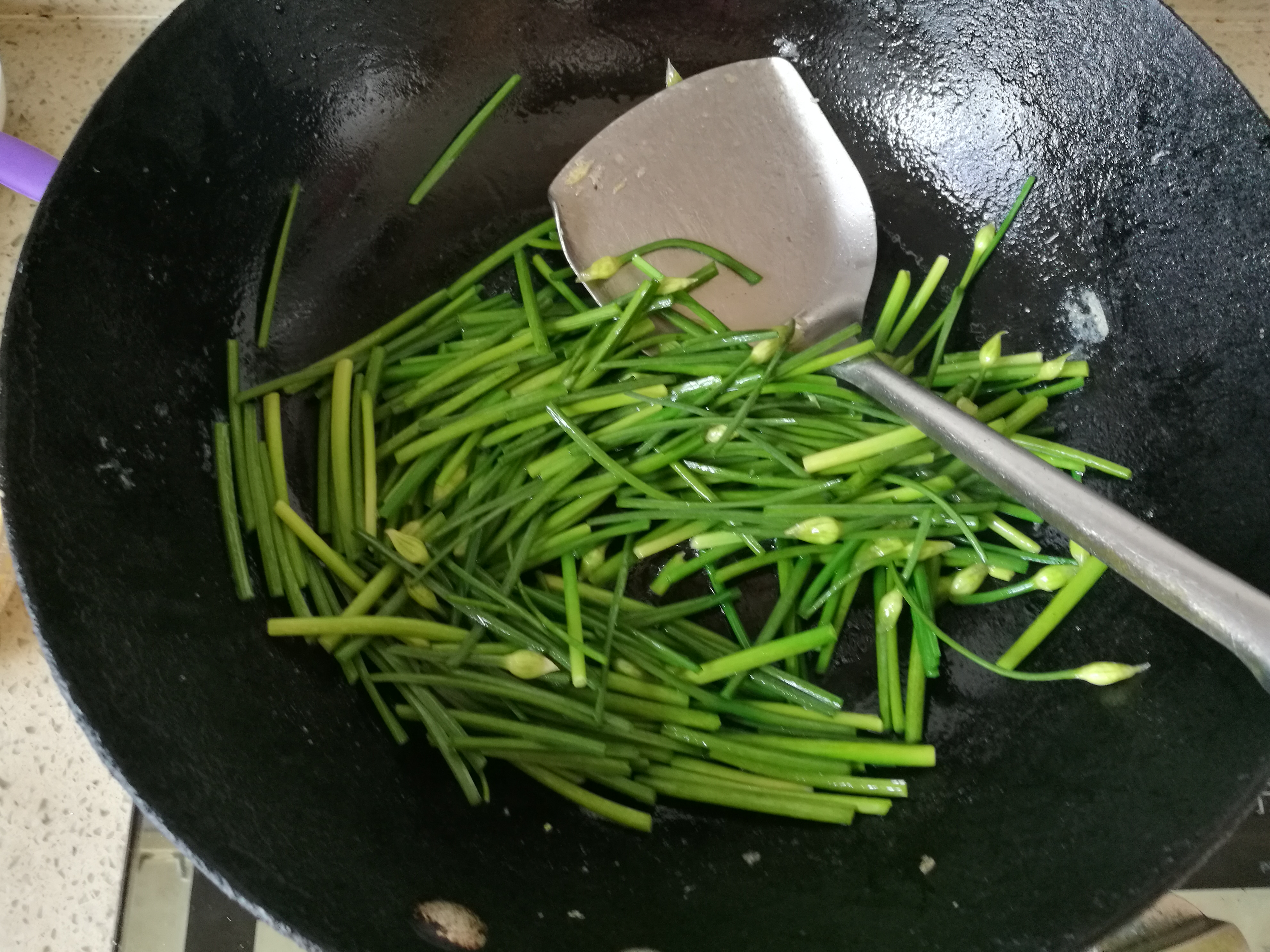 韭菜花炒鸡蛋