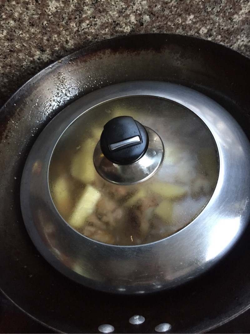 土豆烧排骨