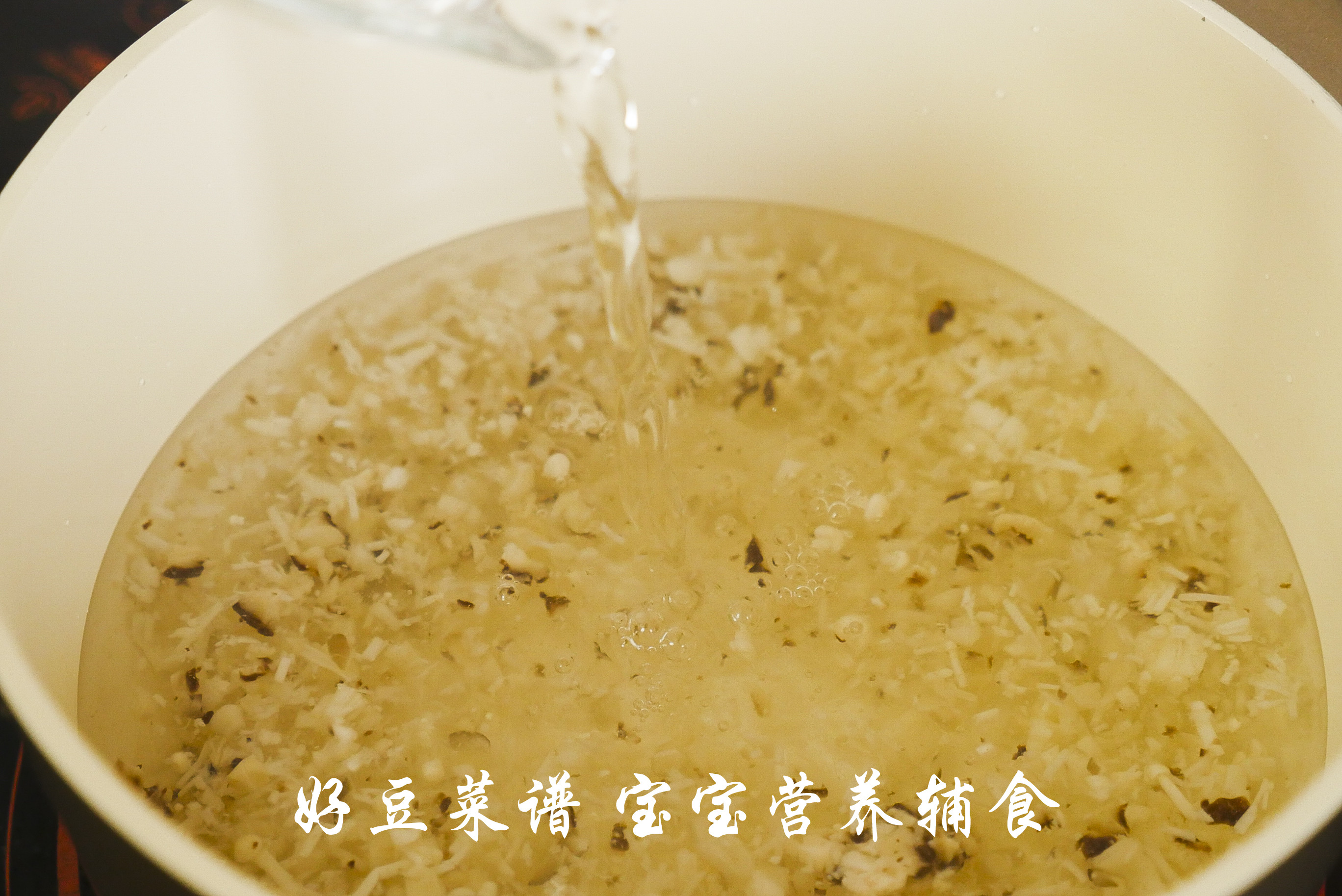 虾滑菌菇汤