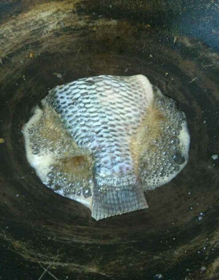 黄豆煎鱼