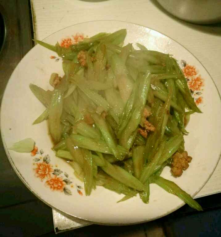 芹菜炒肉丝