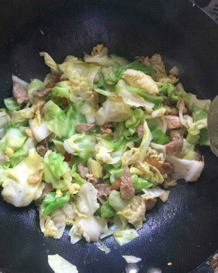 肉丝炒圆白菜