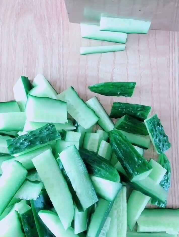 凉拌黄瓜
