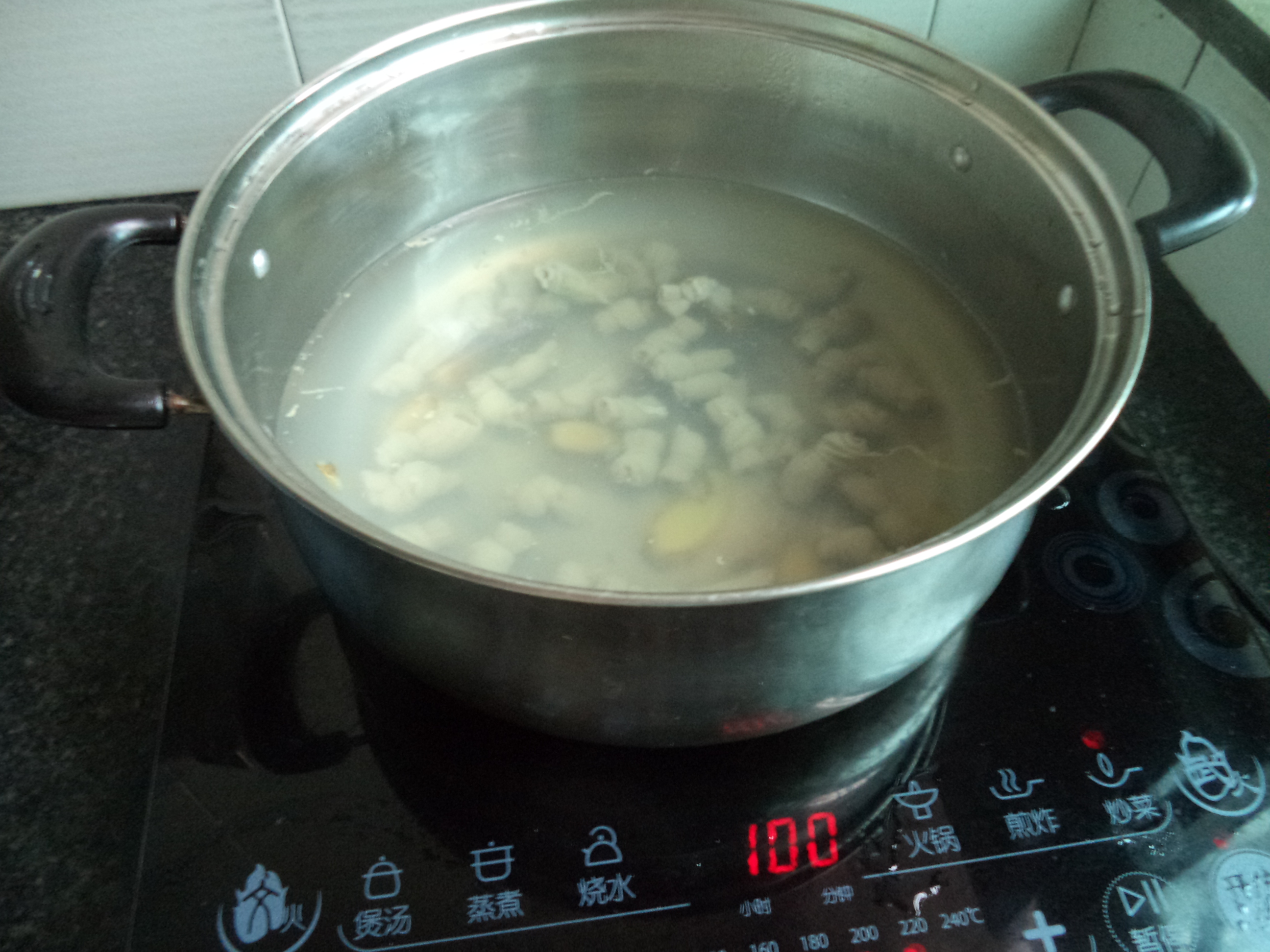 香菇小肠煲汤