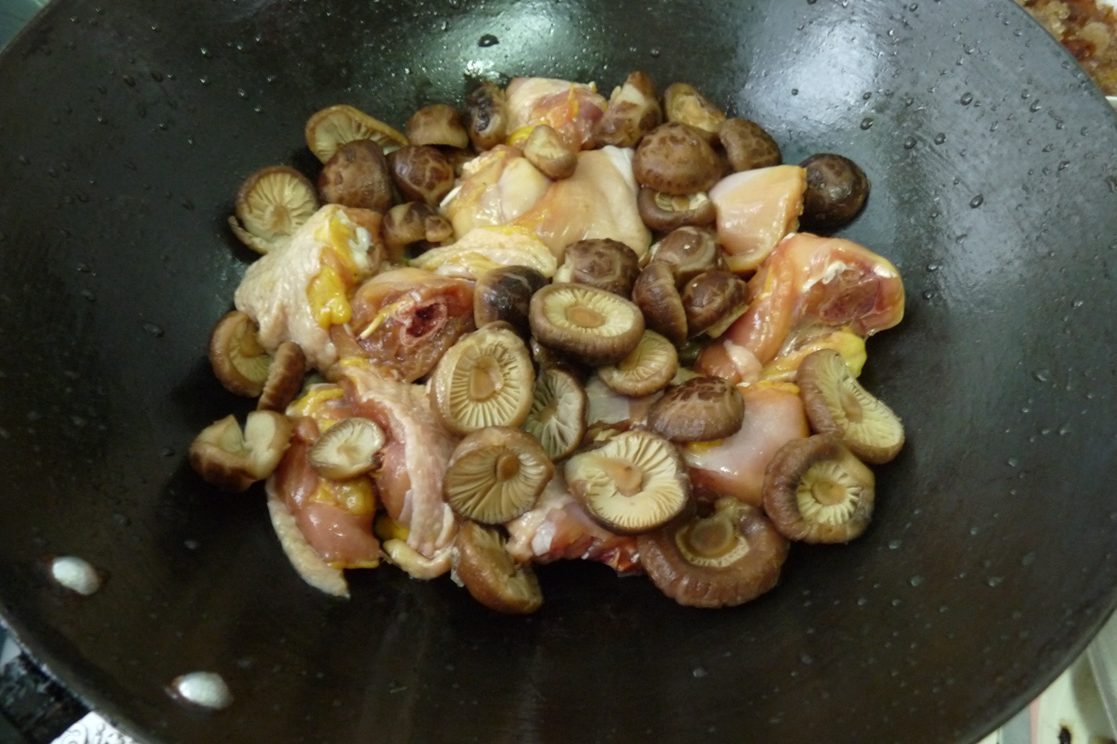 香菇烧鸡腿