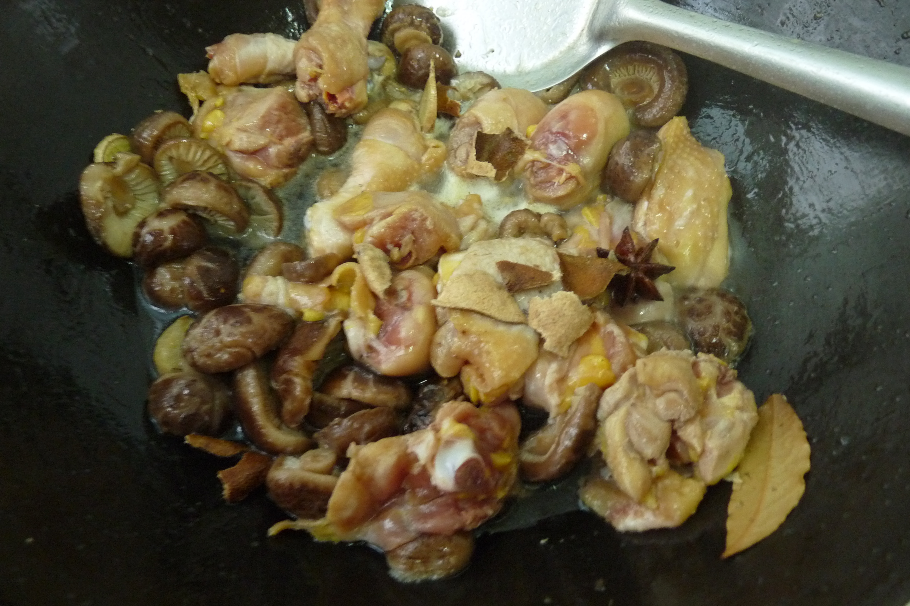 香菇烧鸡腿