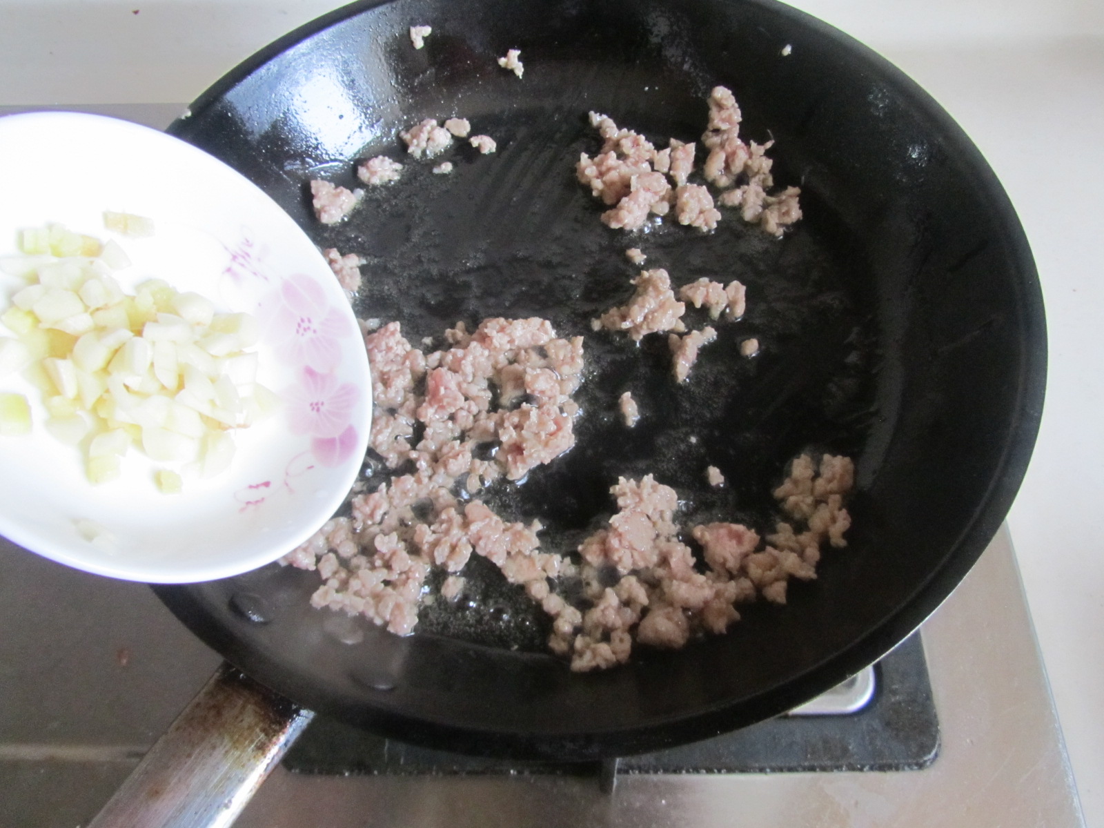 肉末炒蚕豆米