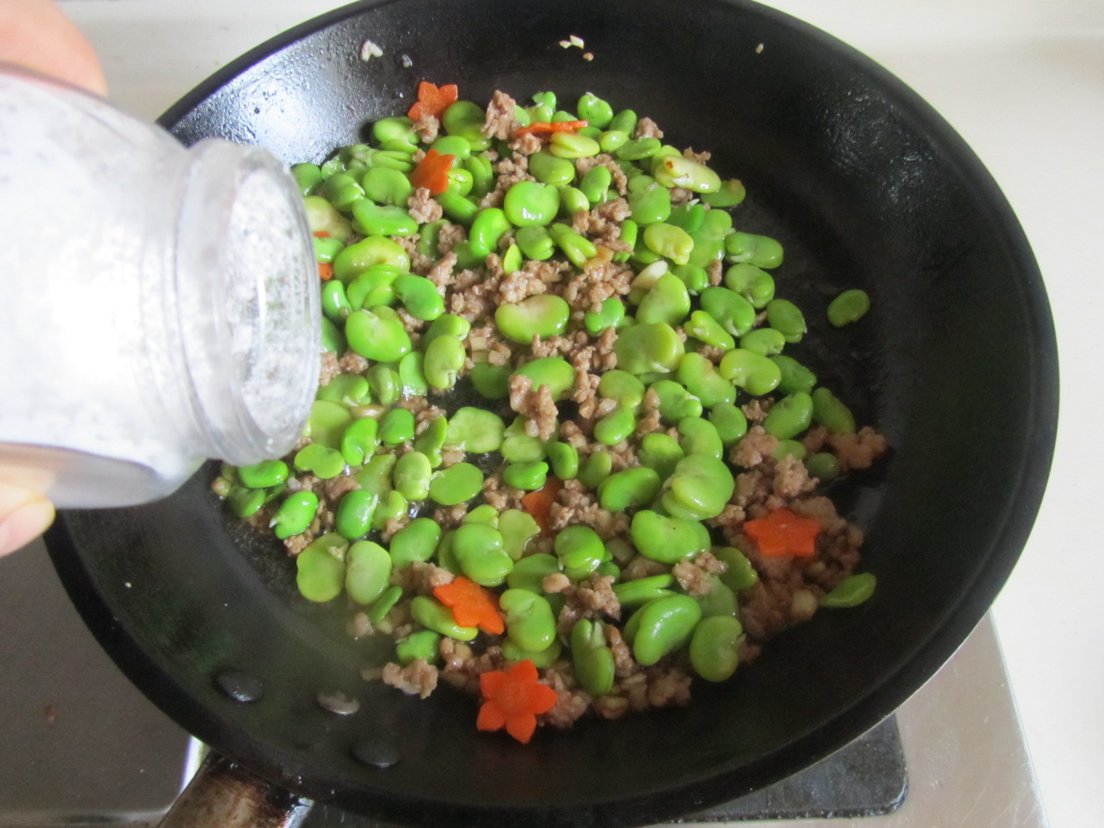 肉末炒蚕豆米