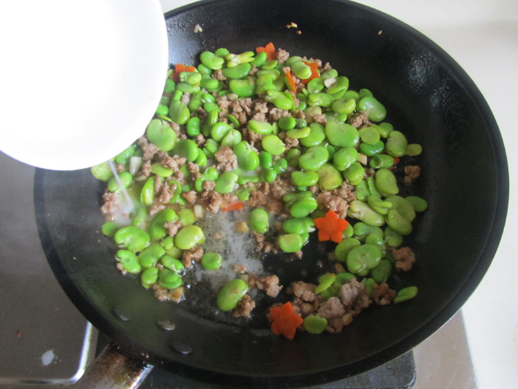 肉末炒蚕豆米