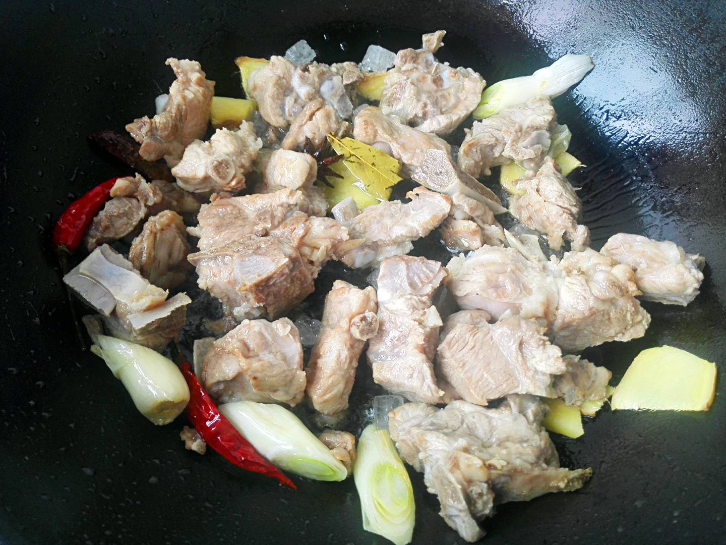 板栗排骨煲