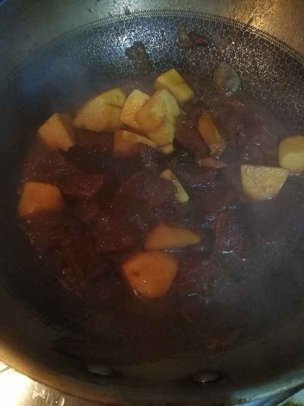 苹果煨牛腩