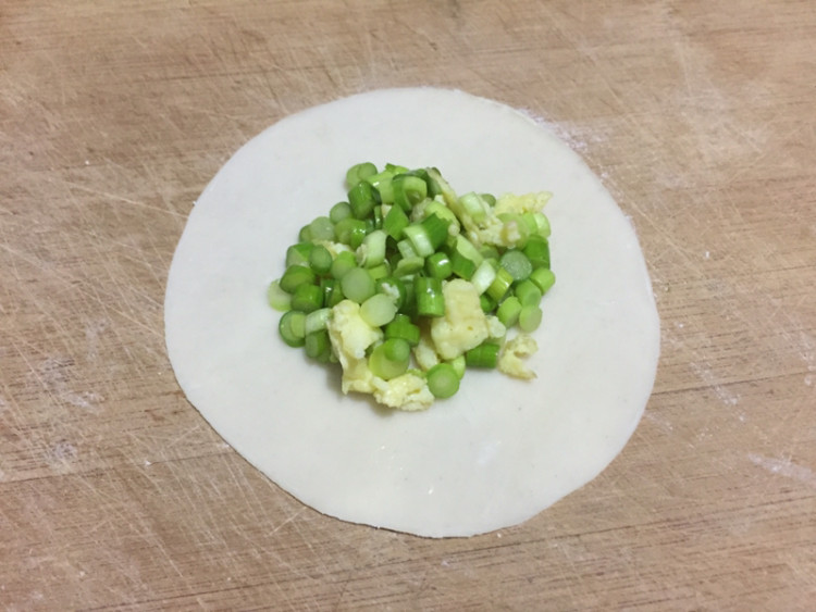 蒜苔鸡蛋饺