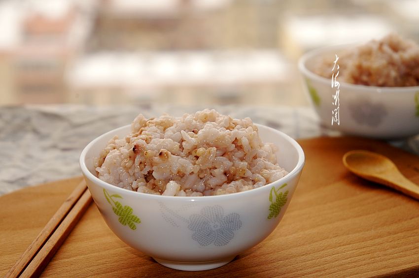 稻米、高粱米二米饭