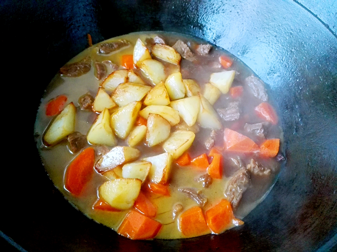 煎土豆炖牛肉