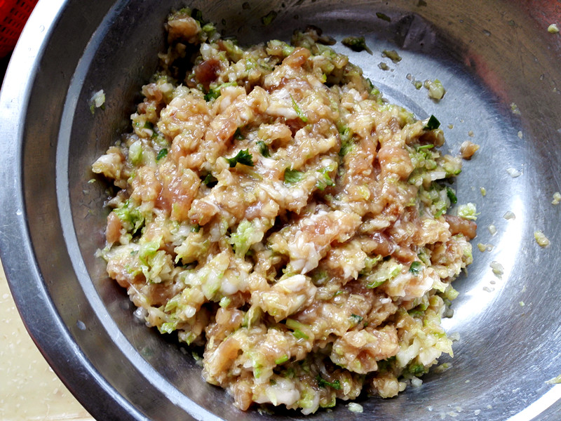 白菜猪肉虾仁馅饼
