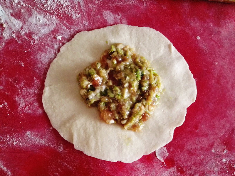 白菜猪肉虾仁馅饼