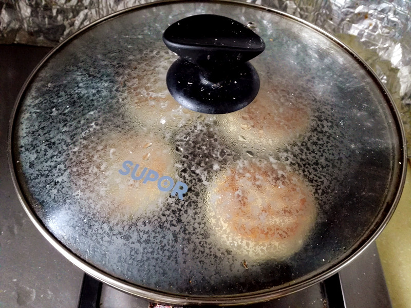 白菜猪肉虾仁馅饼