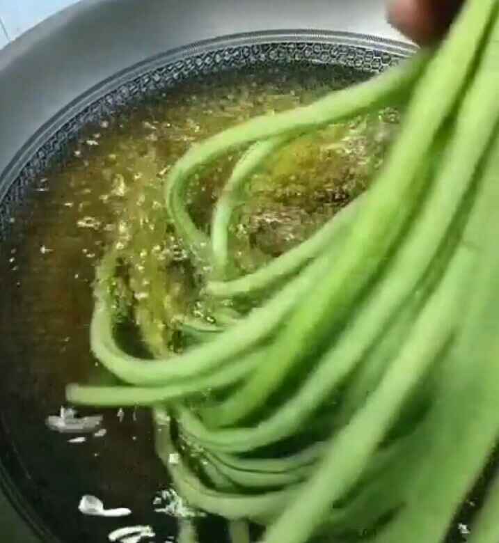 凉拌豆萁