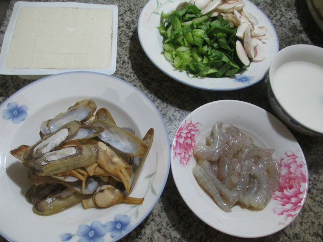 青菜三鲜豆腐羹