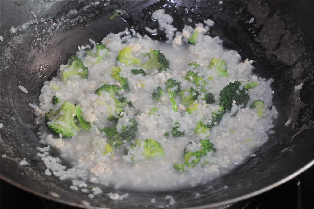 西兰花鸡肉粥