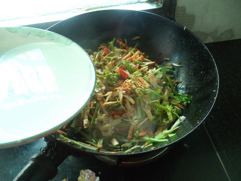 芹菜鱿鱼豆腐丝