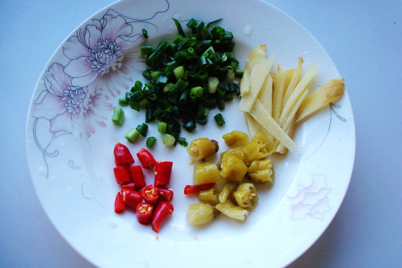 酸辣肉片豆腐汤